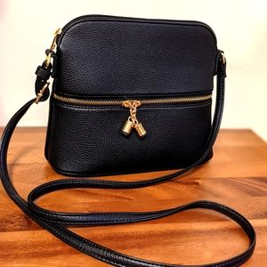 Deluxity Crossbody Purse- Black